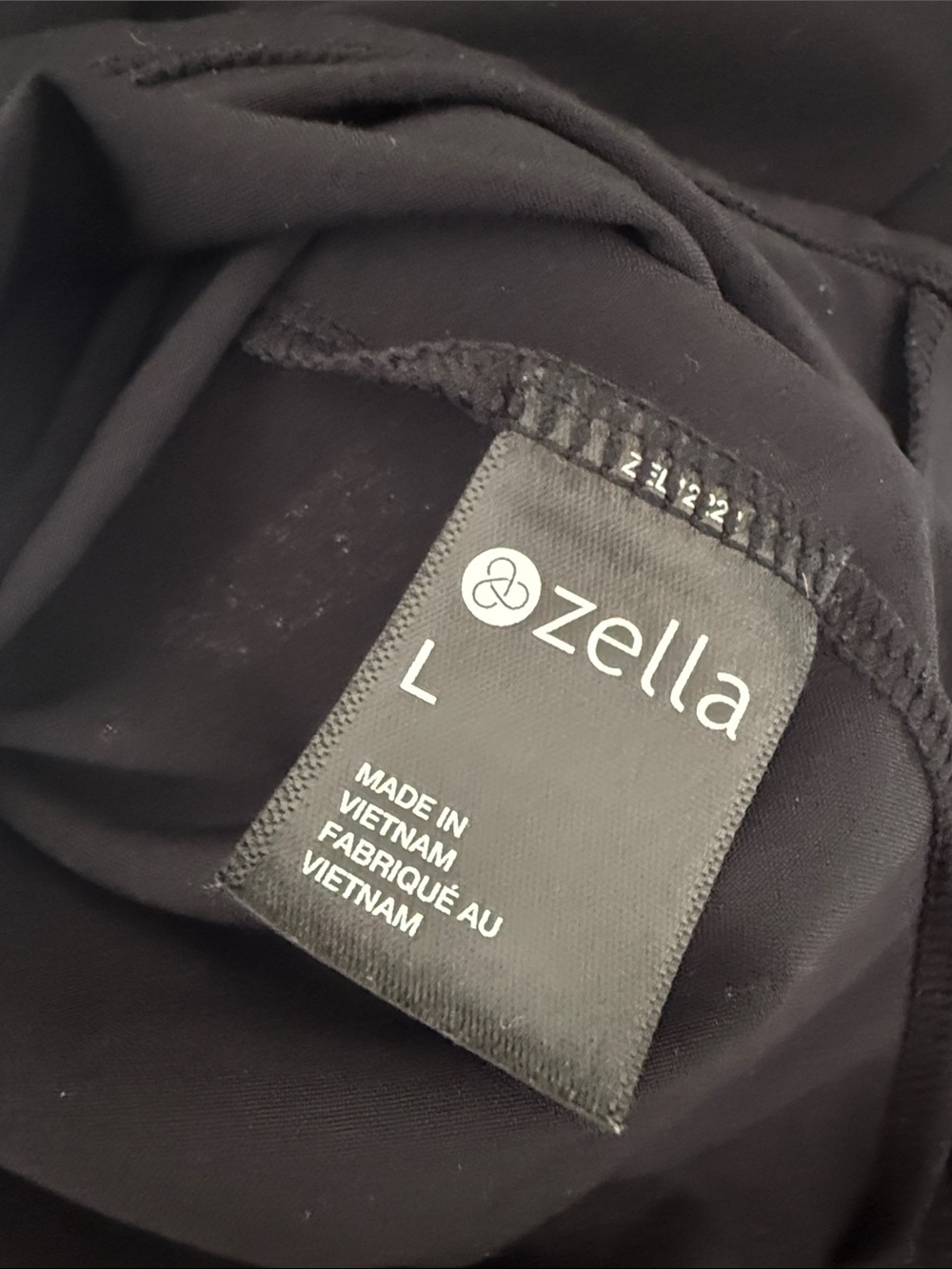 Zella - Picture 4 of 4